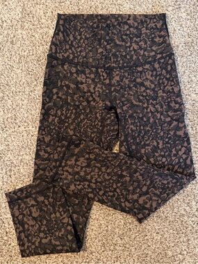 Lululemon Wunder Under High-Rise Full-On Wild Thing Camo Brown sz2 inseam 20”